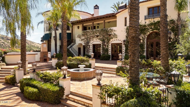 Detail Gallery Image 40 of 75 For 2940 Kuehner Dr, Simi Valley,  CA 93063 - 57 Beds | 40 Baths