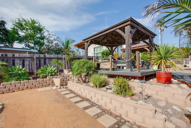 Detail Gallery Image 12 of 56 For 2392 Fire Mountain Dr, Oceanside,  CA 92054 - 2 Beds | 2 Baths