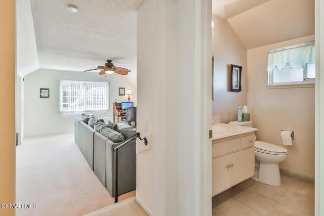 5260 Edgeware Drive, Calabasas CA: https://media.crmls.org/mediaz/932ab16b-d029-43bc-abf4-129cc378bf9f.jpg