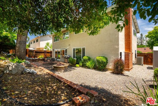 8389 Sedan Avenue, West Hills CA: https://media.crmls.org/mediaz/932b26ca-83c0-4c3e-a53e-99502224d1ea.jpg