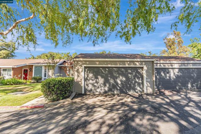 812 Royal Ann Ln, Concord CA: https://media.crmls.org/mediaz/932c0335-f8e0-4cf4-9ac2-2be53a3a7592.jpg