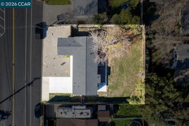 5169 Concord Blvd, Concord CA: https://media.crmls.org/mediaz/932ca792-2a81-4e47-bfb4-3d8b8598a744.jpg