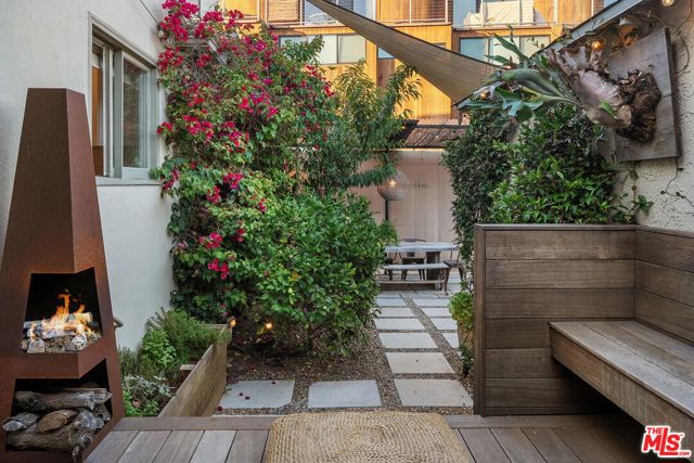 626 Pacific Street, Santa Monica CA: https://media.crmls.org/mediaz/932cbec8-00c9-4369-8ce7-248318ffa39e.jpg