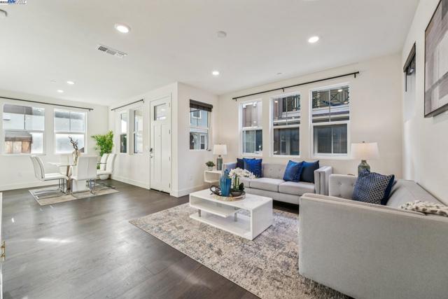 37898 Seafarer Road, Newark CA: https://media.crmls.org/mediaz/932ccb07-6ca1-4ae1-8b5c-2470e499d468.jpg