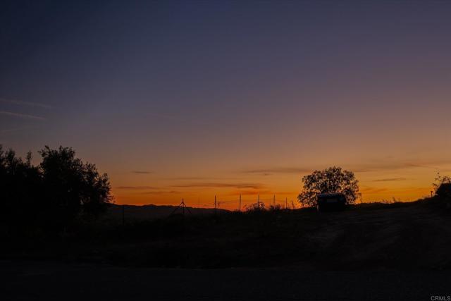 284 Ramona Real, Ramona CA: https://media.crmls.org/mediaz/932d63a5-bf31-4be4-845b-5fdb7ce9d400.jpg