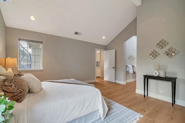 1549 Trimingham Drive, Pleasanton CA: https://media.crmls.org/mediaz/932d6d12-3a90-416e-b6b5-2028ffe0559a.jpg