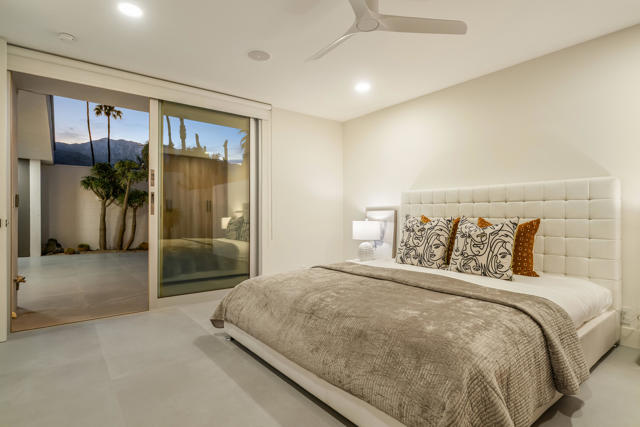 172 Desert Lakes Drive, Palm Springs, CA 92264