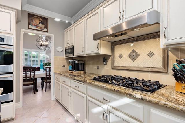 Detail Gallery Image 18 of 46 For 3337 Corte Verso, Carlsbad,  CA 92009 - 4 Beds | 3 Baths