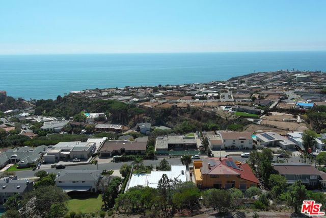 Drew Fenton | 18073 Sandy Cape Drive Pacific Palisades CA | MLS: 7432418