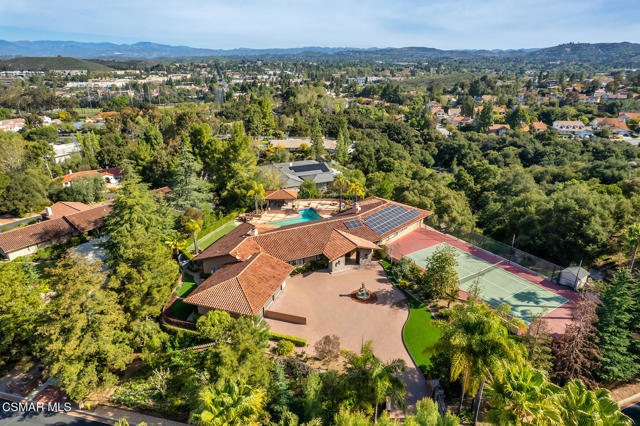 11 Inverness Road, Thousand Oaks CA: https://media.crmls.org/mediaz/932dc6fc-86c5-447a-88f6-2305c4788ed9.jpg