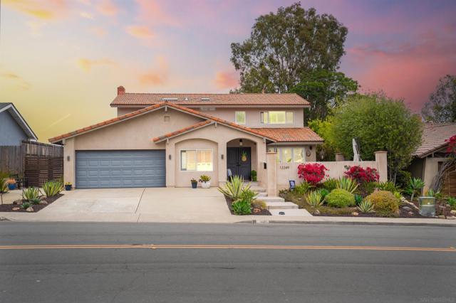 13349 Portofino Dr, Del Mar CA: https://media.crmls.org/mediaz/932dcab5-6e5d-4d8f-830c-f7d73f92c45a.jpg