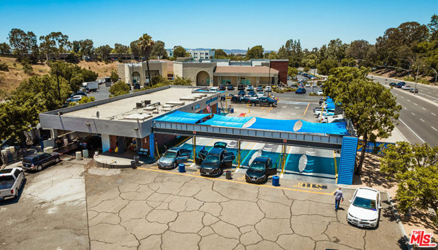 23156 Los Alisos Boulevard, Mission Viejo CA: https://media.crmls.org/mediaz/932dcdfd-2621-43fe-bbd0-0f6c1981ab9a.jpg
