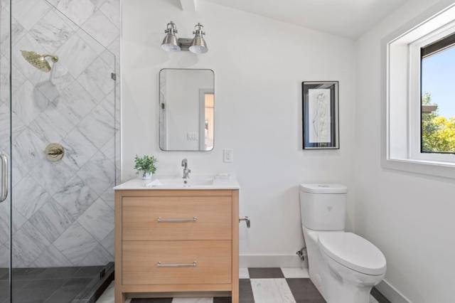 522 Summit Drive, Redwood City CA: https://media.crmls.org/mediaz/932e6114-a6e7-4a40-a38e-0ec465df7093.jpg
