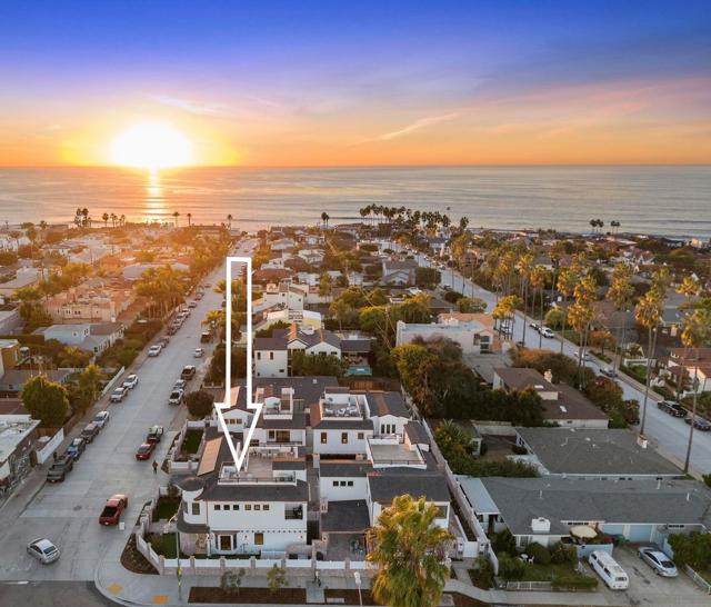 466 Westbourne, San Diego CA: https://media.crmls.org/mediaz/932e81e2-de40-4e79-b8f7-2b939cf1b544.jpg
