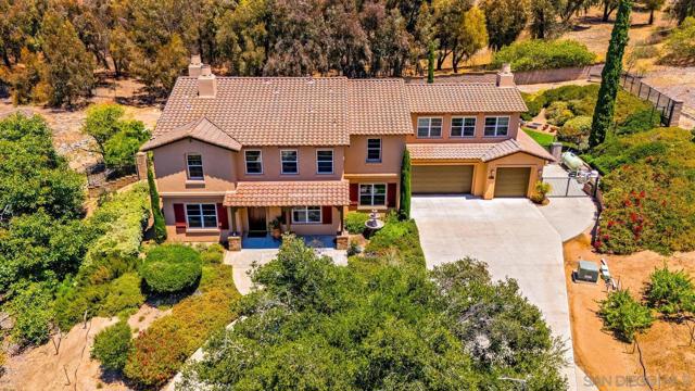 1272 Chateau Montelena, Bonsall CA: https://media.crmls.org/mediaz/932eef2e-a42d-4c2c-b690-bb590f40aea6.jpg