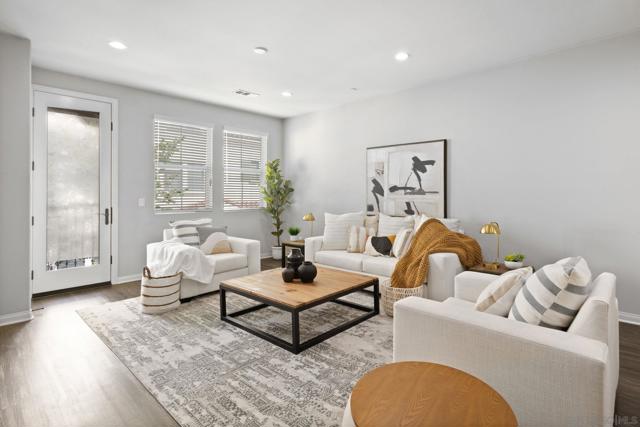 16206 Veridian Cir, San Diego CA: https://media.crmls.org/mediaz/932f8ee6-9a10-418f-bbf9-4565a1e2710d.jpg