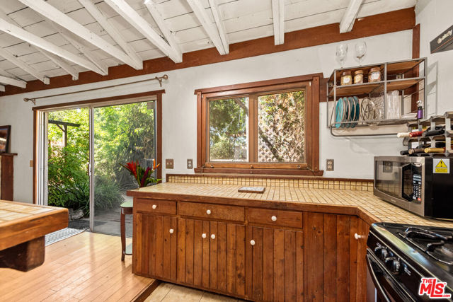 20158 Observation Drive, Topanga CA: https://media.crmls.org/mediaz/932fe004-8e85-4449-b6b1-db2613d7e0fc.jpg