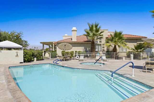 105 Brandigo Circle, Palm Desert CA: https://media.crmls.org/mediaz/932fe64c-8441-41a6-96de-b4fc88d45ede.jpg
