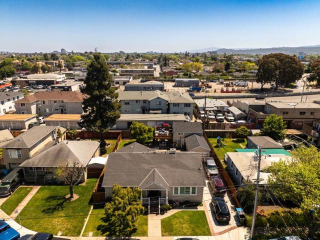1418 Bradley Court, San Mateo CA: https://media.crmls.org/mediaz/933002a5-9f66-432b-8735-d9eeb2392340.jpg