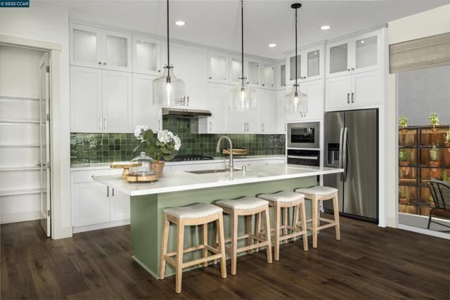 17576 Bushwick Lane, Lathrop CA: https://media.crmls.org/mediaz/933026a1-ea95-43e2-97d2-0f2b0f97c8e0.jpg