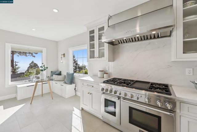 680 Grizzly Peak Blvd, Berkeley CA: https://media.crmls.org/mediaz/933076a8-3ec6-4731-b833-b02e3e7cdc21.jpg