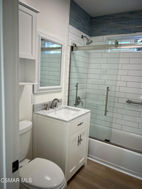 4049 Colonial Avenue, Los Angeles CA: https://media.crmls.org/mediaz/933092e3-ba71-479f-adea-2db4e0262281.jpg