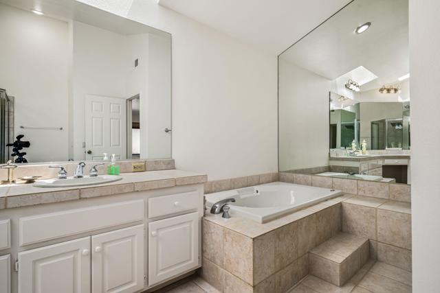 162 Lost River Drive, Palm Desert CA: https://media.crmls.org/mediaz/9330e4e4-cc09-42d0-9b33-d319d12b372e.jpg