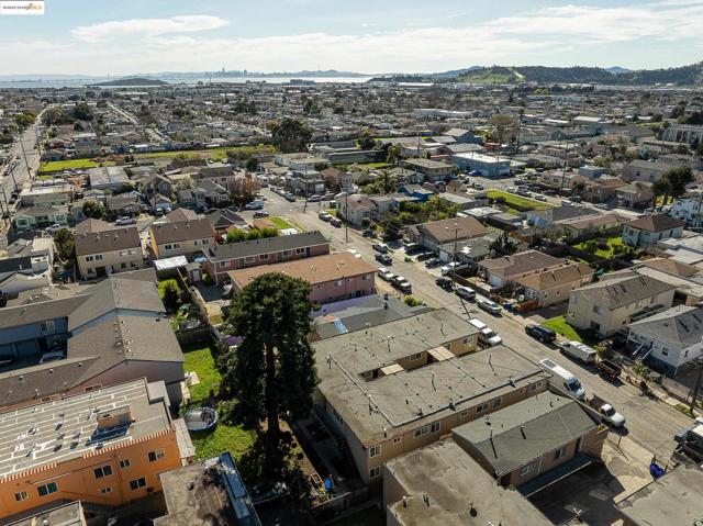 146 19Th St, Richmond CA: https://media.crmls.org/mediaz/9332aae4-0841-4217-9856-24e2319daa64.jpg
