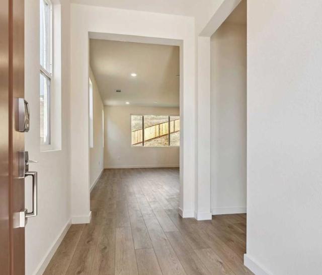 8094 Waterfall Lane, Vallejo CA: https://media.crmls.org/mediaz/9332d4f0-e0f0-46d4-ba6b-bf14ca385162.jpg