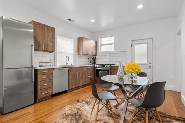 42 Farragut, San Francisco CA: https://media.crmls.org/mediaz/933352b7-e330-4213-a5d0-dea51a41c7d6.jpg