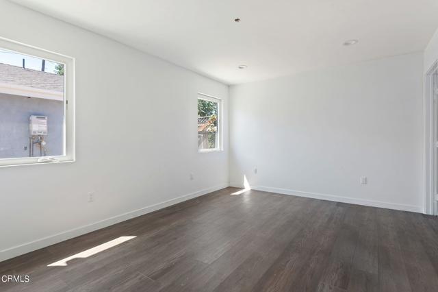 Image 40 of 74 For 7445 Balcom Avenue