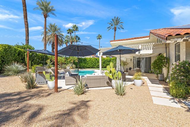 4 Lincoln Place, Rancho Mirage CA: https://media.crmls.org/mediaz/9334465f-ed3e-495c-a8a6-96c972d746d7.jpg