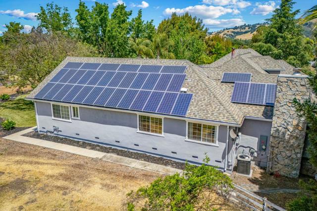 14830 Bartlett Court, San Martin CA: https://media.crmls.org/mediaz/9334d4e4-024a-48d5-b222-4159997b8a43.jpg