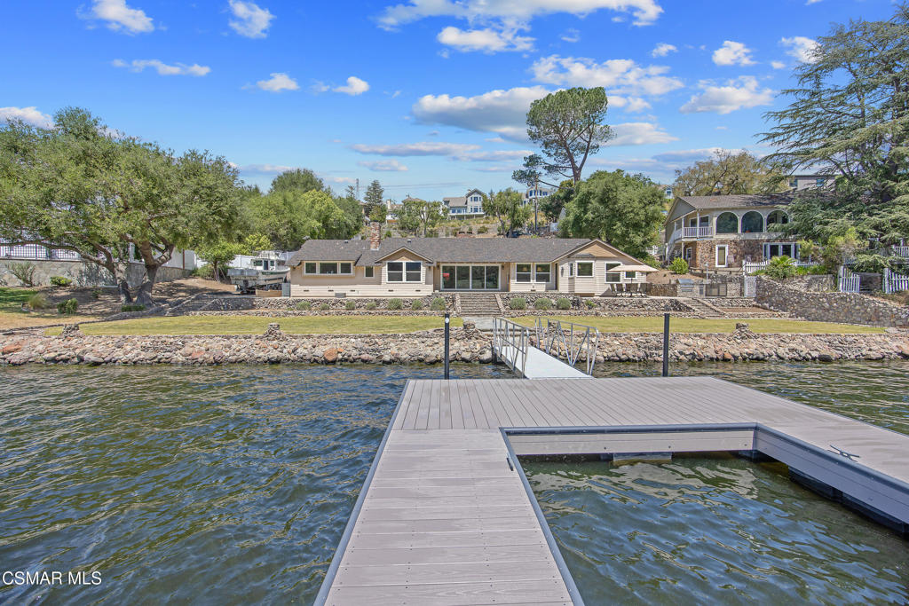 800 Lake Sherwood Drive — Contemporary,Ranch