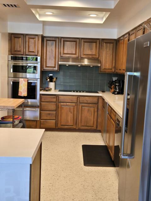 910 Island Drive, Rancho Mirage CA: https://media.crmls.org/mediaz/93354c2f-a78c-41b4-bcd9-f19b58ecef4f.jpg