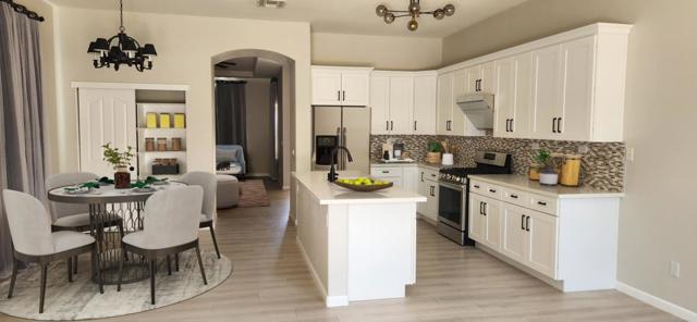 9657 Richlyn Way, Elk Grove CA: https://media.crmls.org/mediaz/933558d5-7103-42a5-81f7-1408bc3a0ecd.jpg