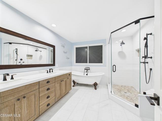 29650 Kimberly Drive, Agoura Hills CA: https://media.crmls.org/mediaz/9335b5ee-a35b-41bf-bd01-e7e998a15cb8.jpg