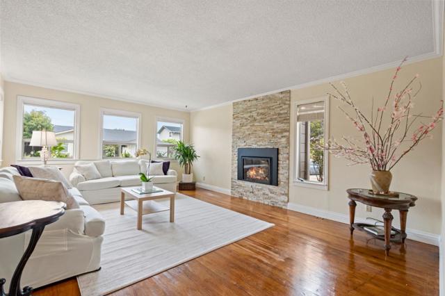 266 Curlew Court, Foster City CA: https://media.crmls.org/mediaz/93363f06-904d-4317-850a-1c357b913ade.jpg