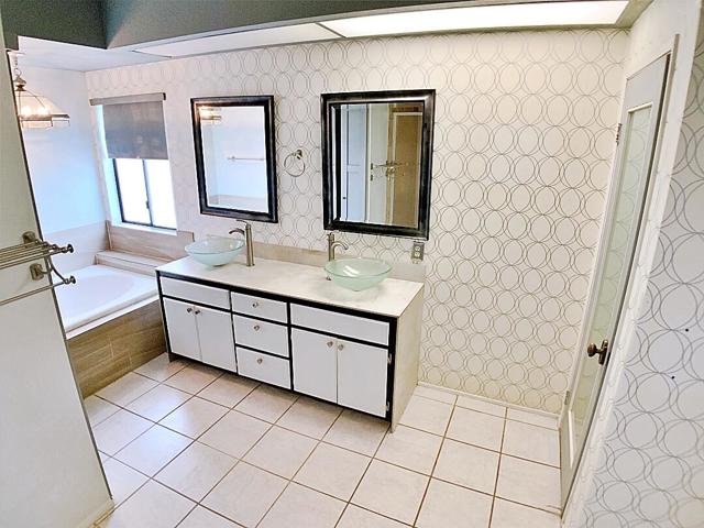 49035 Serenata Court, La Quinta CA: https://media.crmls.org/mediaz/93367fdf-da87-4bf7-8faf-813496446e7e.jpg