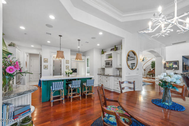 1816 Brittany Park Road, Camarillo CA: https://media.crmls.org/mediaz/93369616-f11d-4b78-b13f-b3760c9e5f6a.jpg