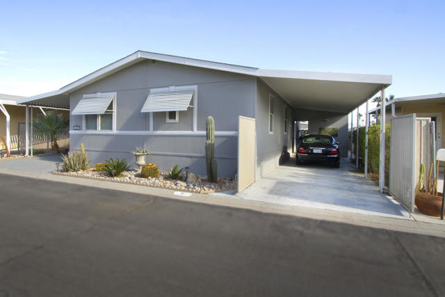 Image 30 of 48 For 14777 Palm Drive  8
