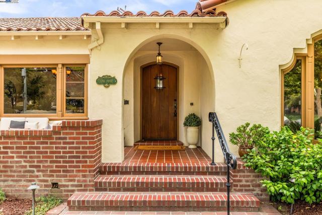 150 Ayer Ave, San Jose CA: https://media.crmls.org/mediaz/9336d907-1511-48f5-be35-2162f4c59119.jpg