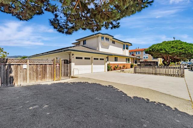 415 Kelly Avenue, Half Moon Bay CA: https://media.crmls.org/mediaz/93375b3c-4b6f-485b-8ebc-5a3771ae22ac.jpg