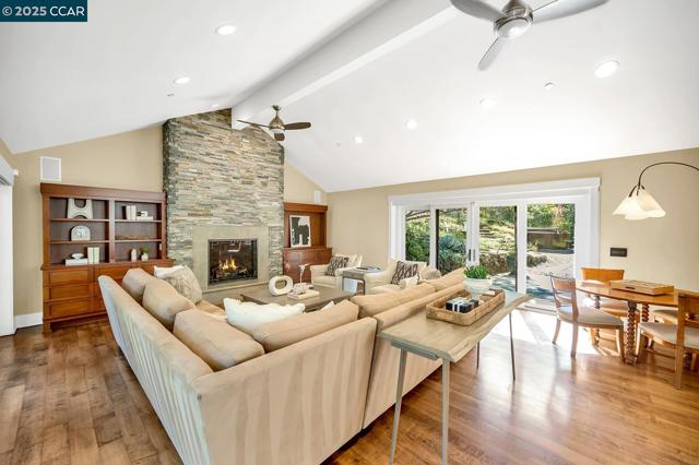 691 Old Jonas Hill Rd, Lafayette CA: https://media.crmls.org/mediaz/93378929-ec63-498a-afff-c607a03db67e.jpg