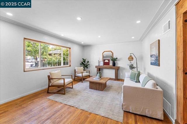 365 Pestana Pl, Livermore CA: https://media.crmls.org/mediaz/933790ae-84a7-4028-ab13-0c341e219a97.jpg