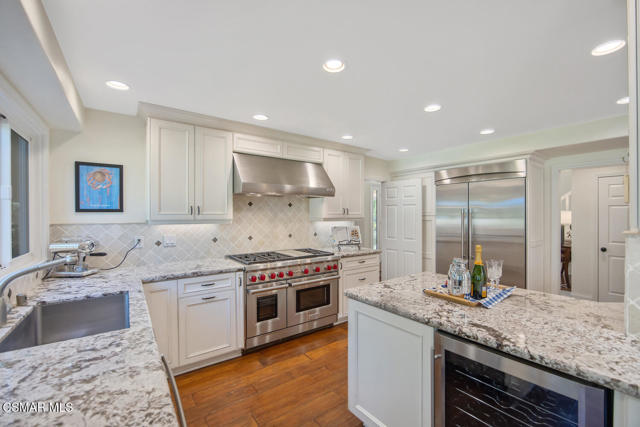 1732 Crooked Trail Place, Westlake Village CA: https://media.crmls.org/mediaz/9337a480-41b7-409a-be95-348719a10178.jpg