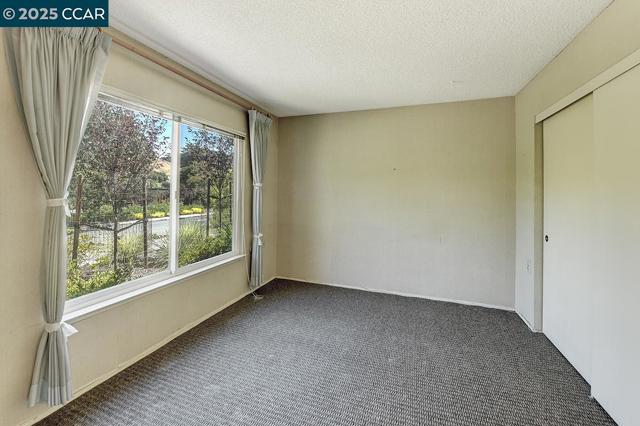 3333 Tice Creek Dr, Walnut Creek CA: https://media.crmls.org/mediaz/93380375-dcbf-4295-83ac-57b3bda5d4fe.jpg