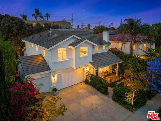 1664 Amherst Avenue, Los Angeles CA: https://media.crmls.org/mediaz/93385ef4-f74e-4867-ad9a-cc8790d95c34.jpg