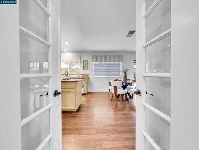 705 Bridge Creek Dr, San Ramon CA: https://media.crmls.org/mediaz/93391176-1d7b-4543-aa3b-8844830a6cde.jpg