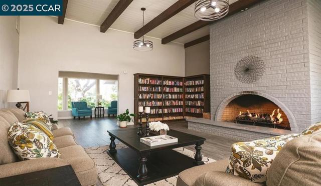2161 Dalis Drive, Concord CA: https://media.crmls.org/mediaz/93395ab7-8149-47f3-bbed-31d32e30f97d.jpg